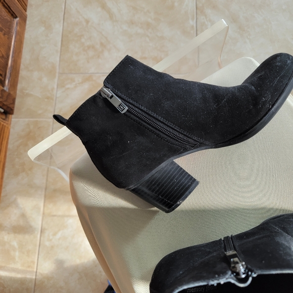 Liz Claiborne black suede boots. Excellent shape wore once. - Picture 2 of 4